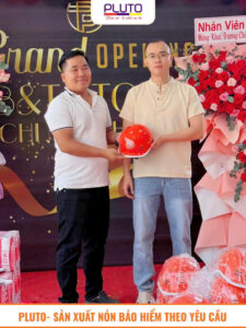 mũ bảo hiểm quà tặng khai trương